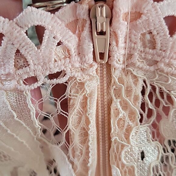 EC PEACH BRAND LACE CROP TOP SZ.M - Picture 4 of 4